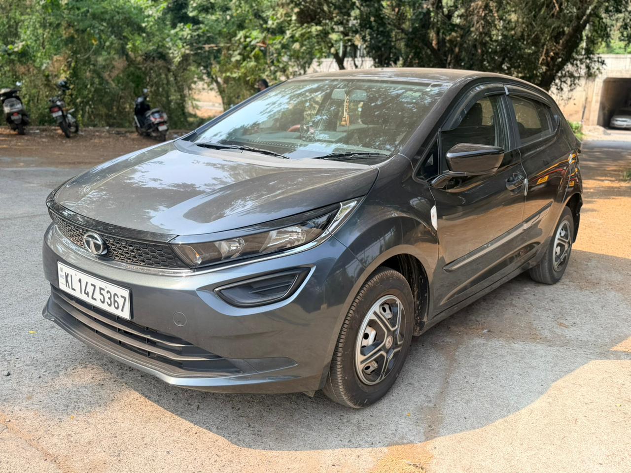 2020 Tata Altroz XE Petrol 2020 Tata Altroz XE Petrol