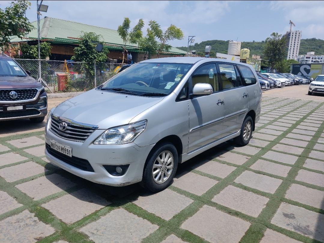 2012 Toyota Innova 2.5 V 2012 Toyota Innova 2.5 V
