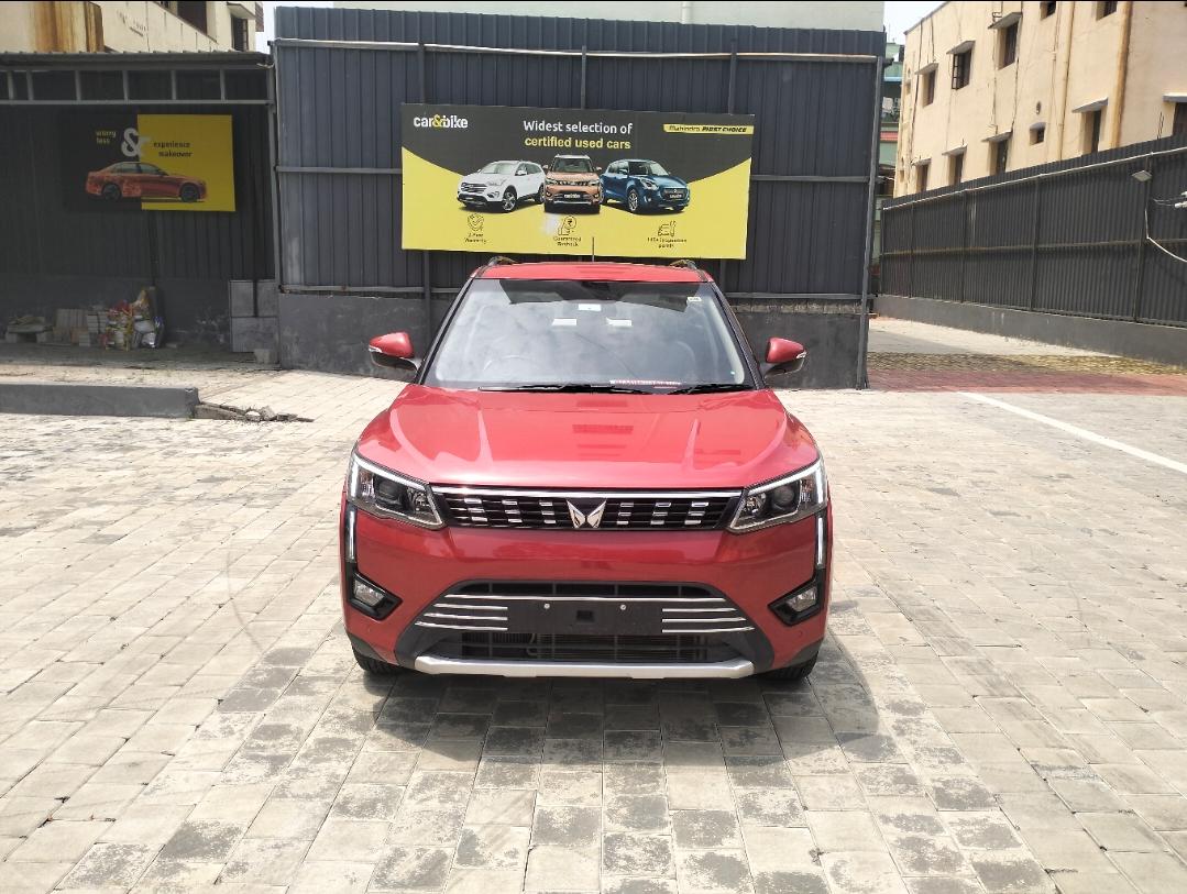 2023 Mahindra XUV300 W8 (O) AMT 2023 Mahindra XUV300 W8 (O) AMT