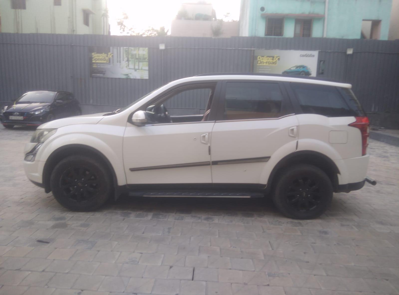 2016 Mahindra XUV500 W10 FWD 2016 Mahindra XUV500 W10 FWD