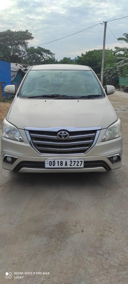 2015 Toyota Innova 2.5 LE 8 Seater 2015 Toyota Innova 2.5 LE 8 Seater