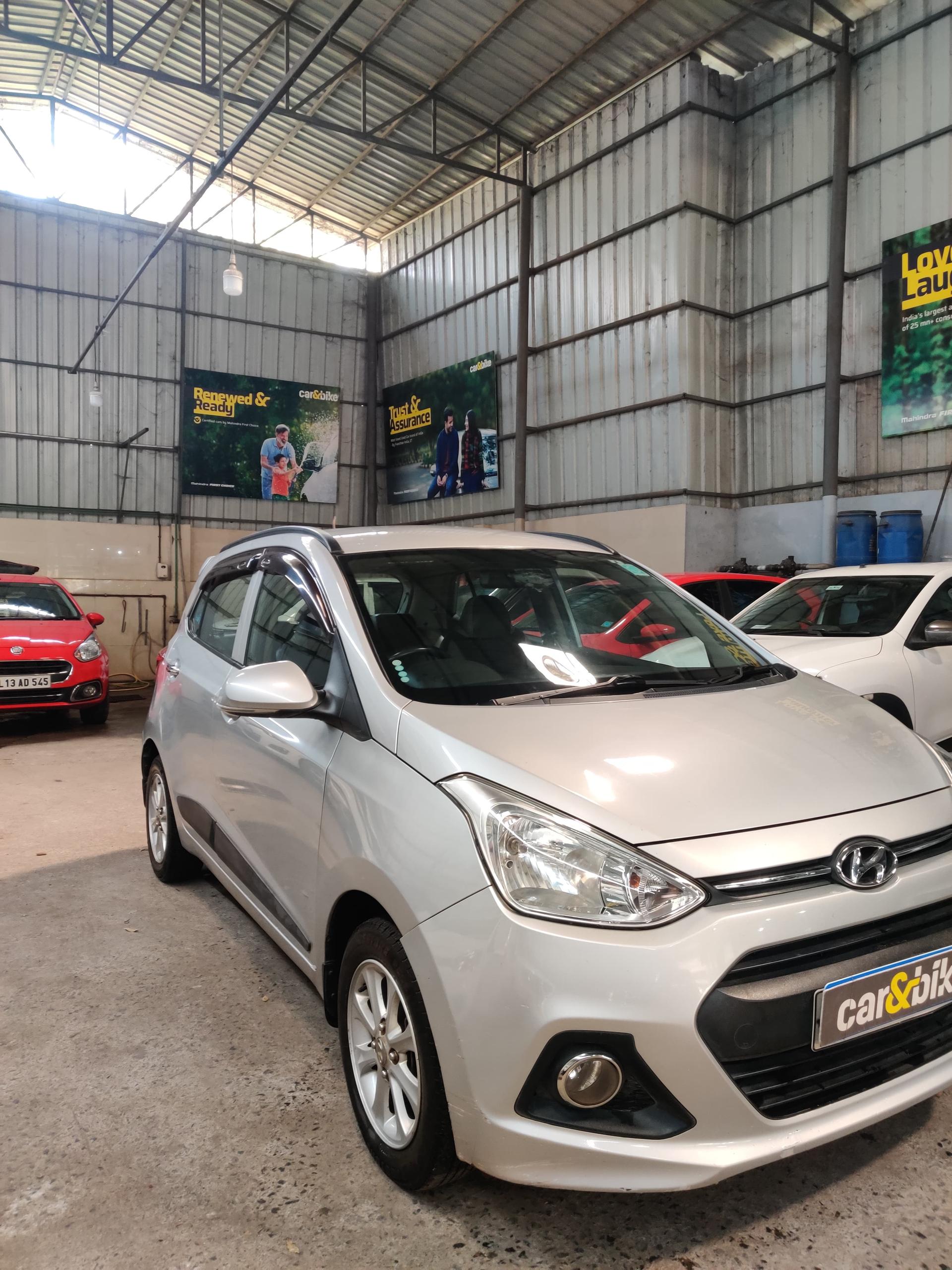 2015 Hyundai i10 1.2 Sportz MT 2015 Hyundai i10 1.2 Sportz MT