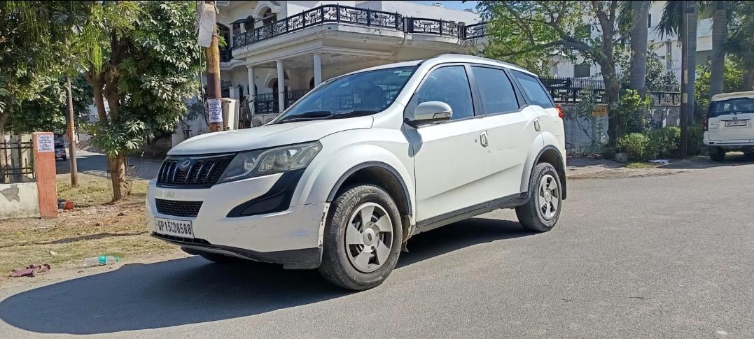 2017 Mahindra XUV500 W6 FWD 2017 Mahindra XUV500 W6 FWD