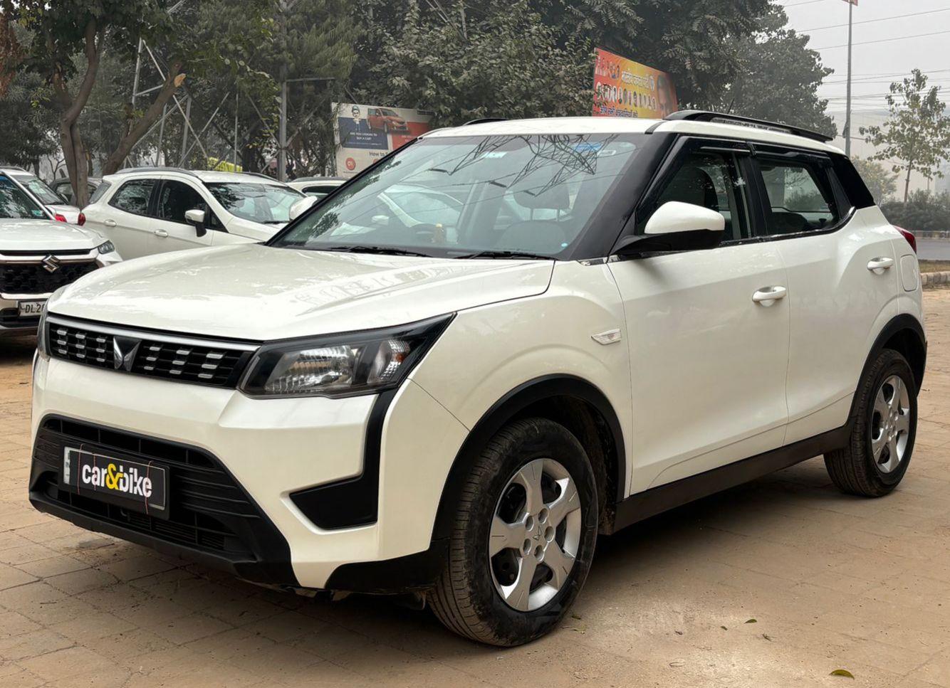 2023 Mahindra XUV300 W6 AMT Petrol 2023 Mahindra XUV300 W6 AMT Petrol