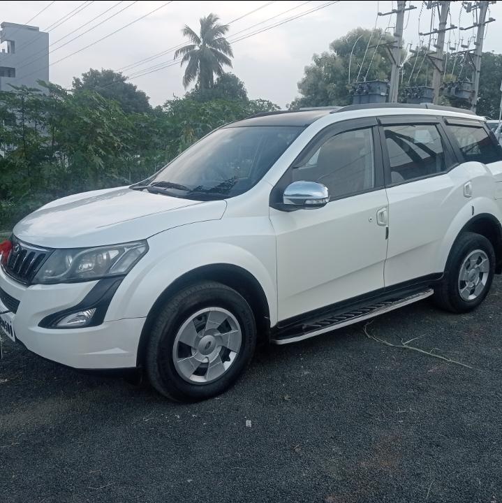 2017 Mahindra XUV500 W6 FWD 2017 Mahindra XUV500 W6 FWD
