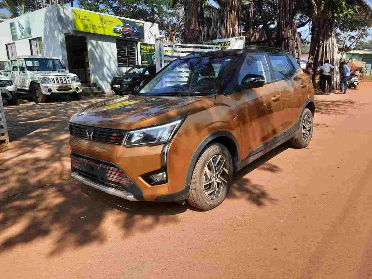 2022 Mahindra XUV300 W8 (O) Petrol 2022 Mahindra XUV300 W8 (O) Petrol