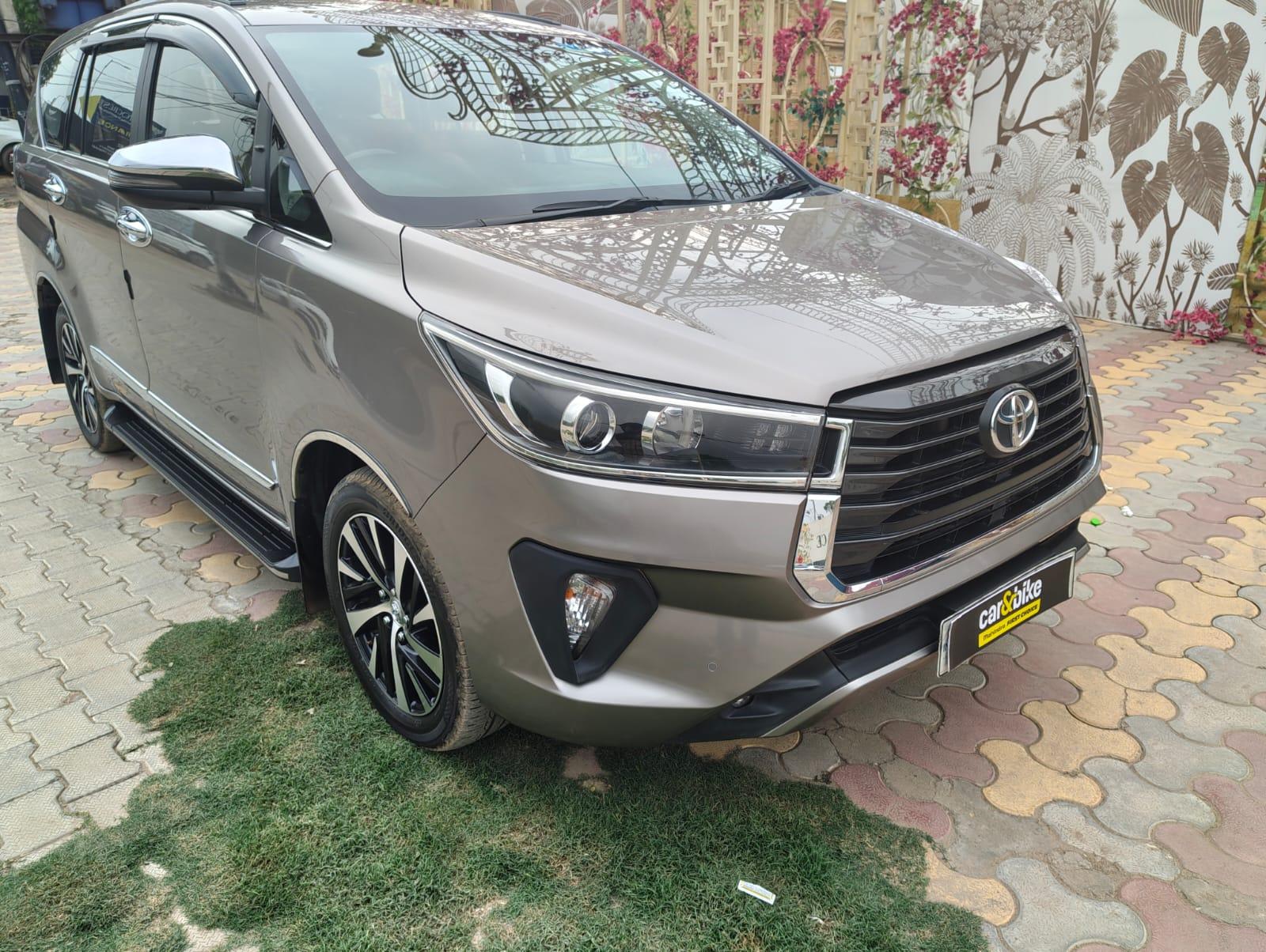 2022 Toyota Innova Crysta 2.7 ZX AT 7-Seater 2022 Toyota Innova Crysta 2.7 ZX AT 7-Seater