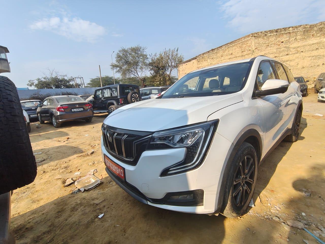 2024 Mahindra XUV700 MX Petrol MT 7 STR 2024 Mahindra XUV700 MX Petrol MT 7 STR