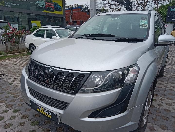 2016 Mahindra XUV500 W6 FWD 2016 Mahindra XUV500 W6 FWD
