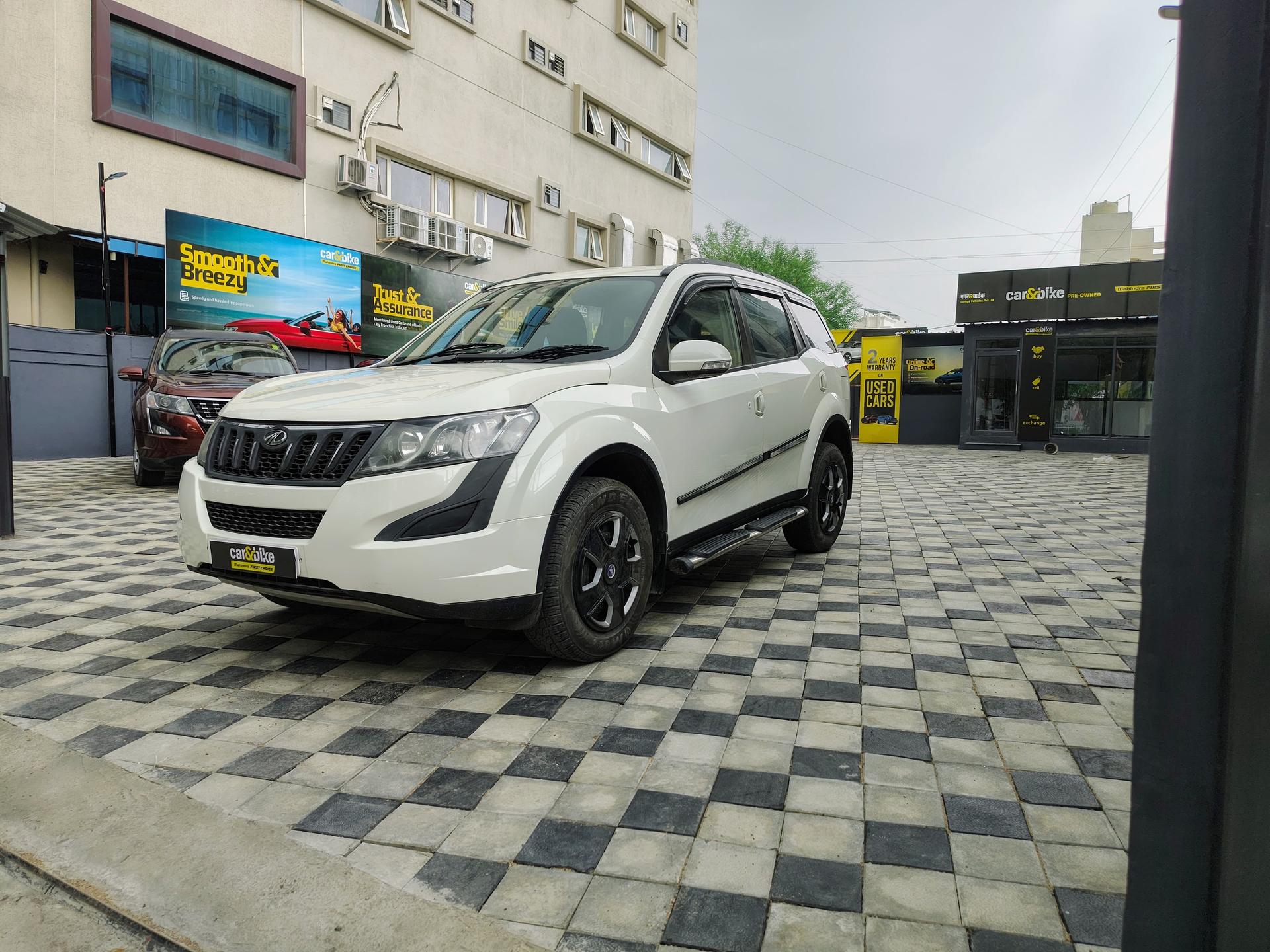 2016 Mahindra XUV500 W6 FWD 2016 Mahindra XUV500 W6 FWD