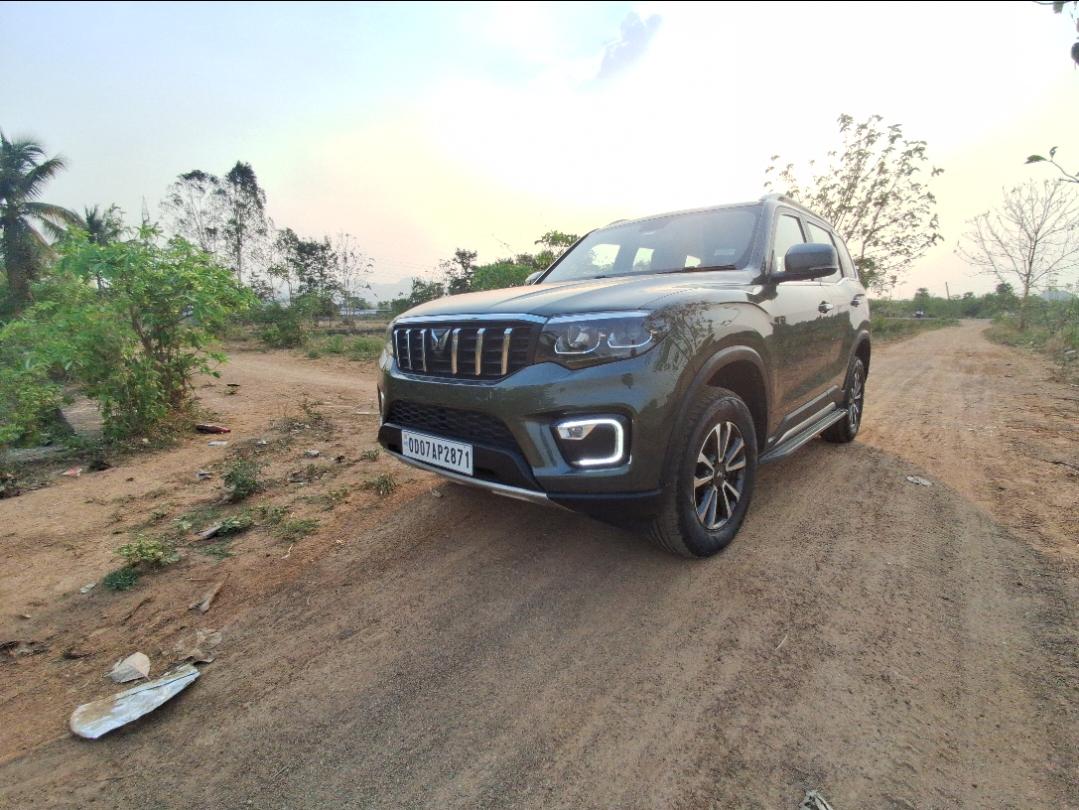 2022 Mahindra Scorpio-N Z8 7 STR Diesel 2022 Mahindra Scorpio-N Z8 7 STR Diesel