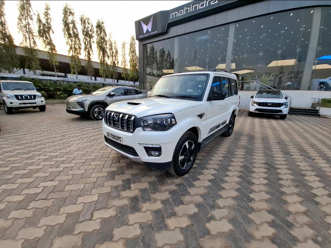 2023 Mahindra Scorpio Classic S11 CC 7 Seater 2023 Mahindra Scorpio Classic S11 CC 7 Seater