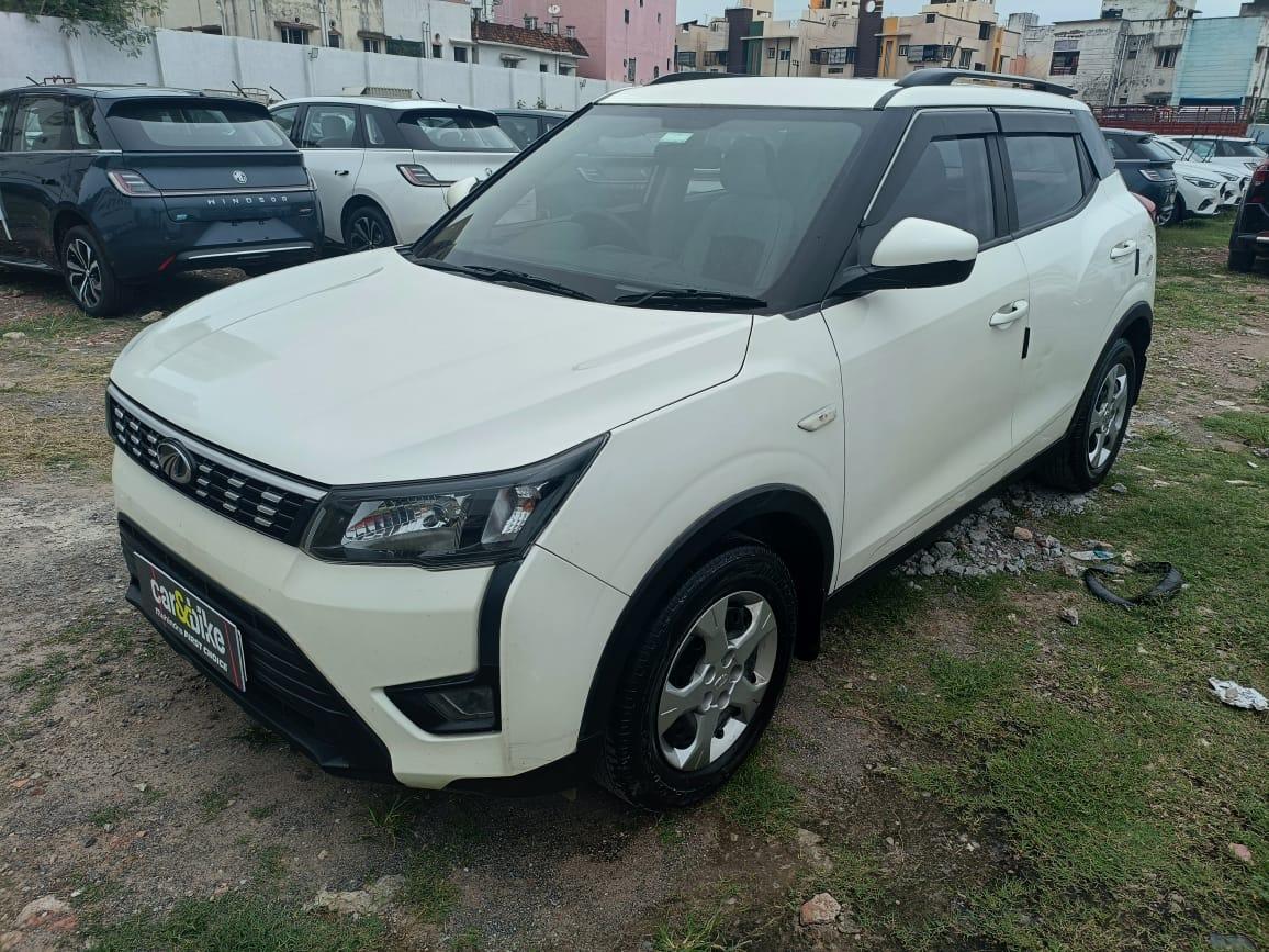 2022 Mahindra XUV300 W6 Petrol 2022 Mahindra XUV300 W6 Petrol