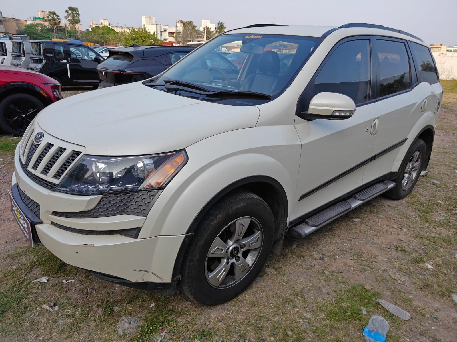 2015 Mahindra XUV500 W8 FWD 2015 Mahindra XUV500 W8 FWD