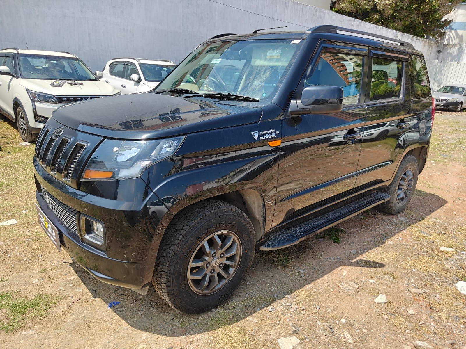 2017 Mahindra TUV300 T10 100HP 2017 Mahindra TUV300 T10 100HP
