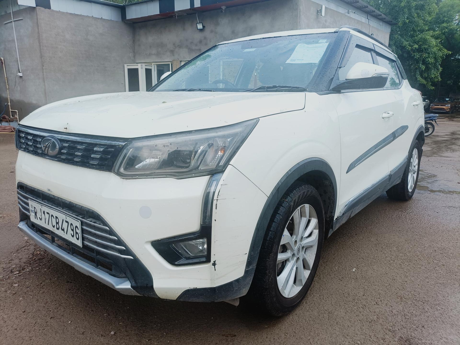 2021 Mahindra XUV300 W8 (O) Diesel 2021 Mahindra XUV300 W8 (O) Diesel
