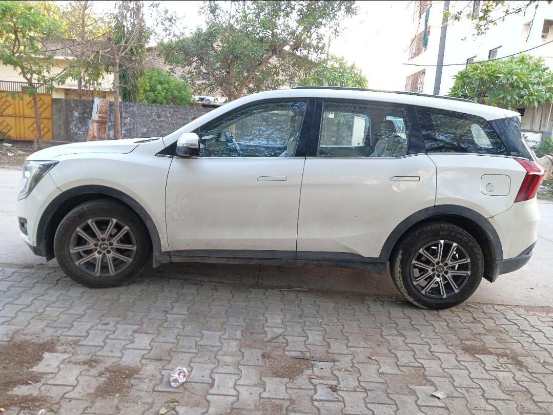 2023 Mahindra XUV700 AX7 AT AWD Luxury Diesel 7 STR 2023 Mahindra XUV700 AX7 AT AWD Luxury Diesel 7 STR