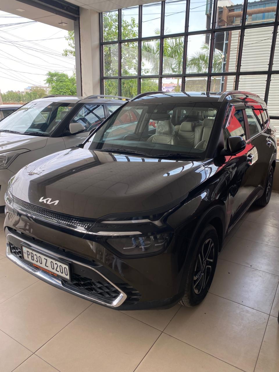 2022 Kia Carens Luxury Plus 1.4 DCT Petrol 6 STR 2022 Kia Carens Luxury Plus 1.4 DCT Petrol 6 STR