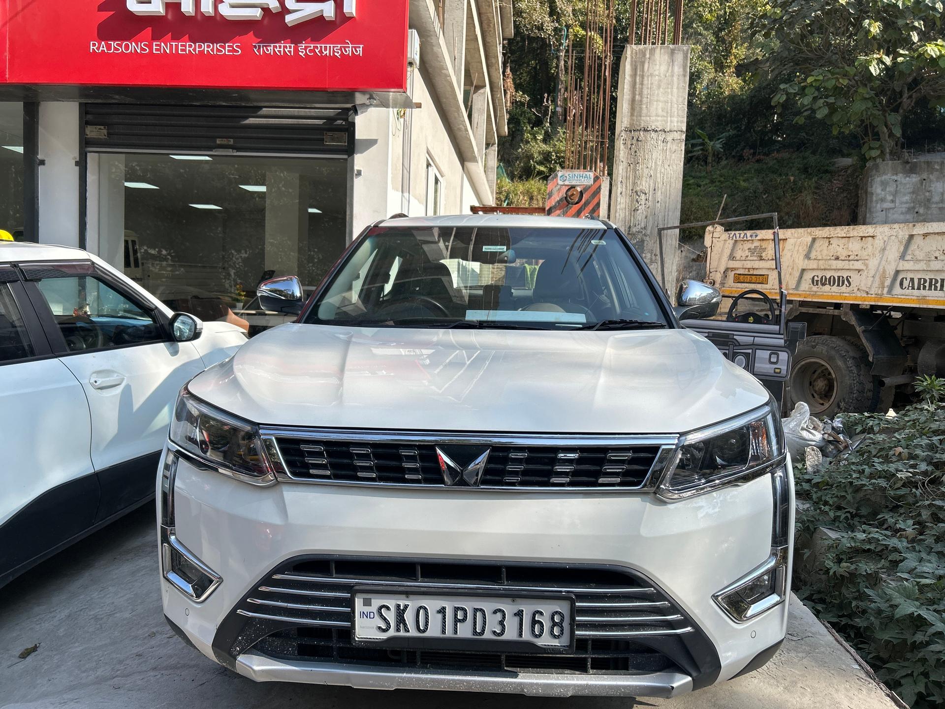 2023 Mahindra XUV300 W8 (O) Petrol 2023 Mahindra XUV300 W8 (O) Petrol