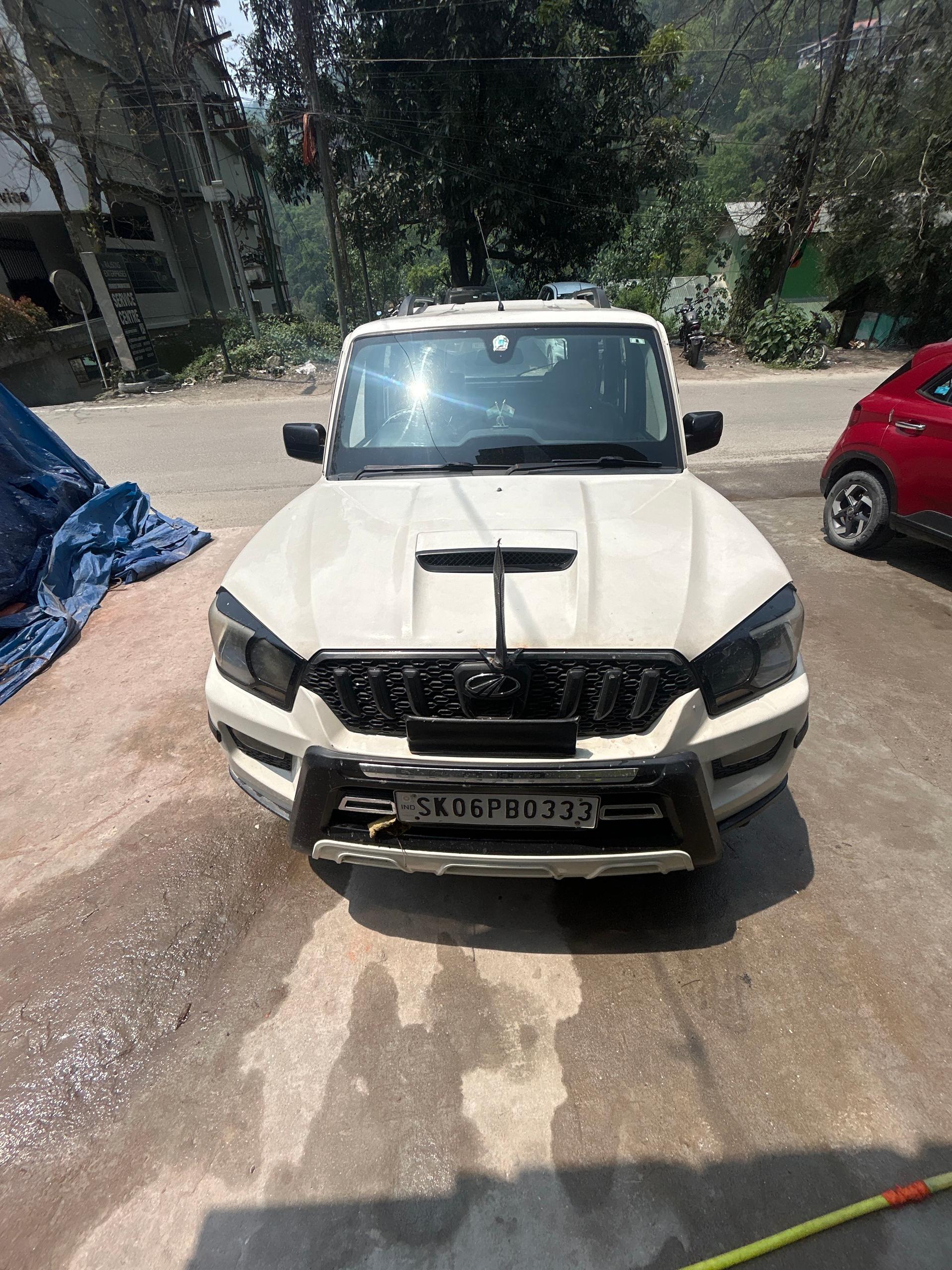 2015 Mahindra Scorpio S10 2WD 2015 Mahindra Scorpio S10 2WD