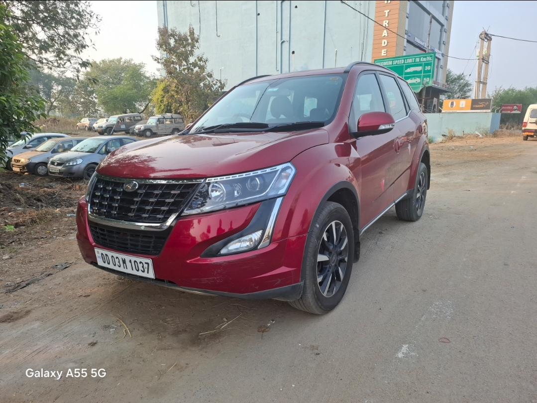 2018 Mahindra XUV500 W11 2018 Mahindra XUV500 W11