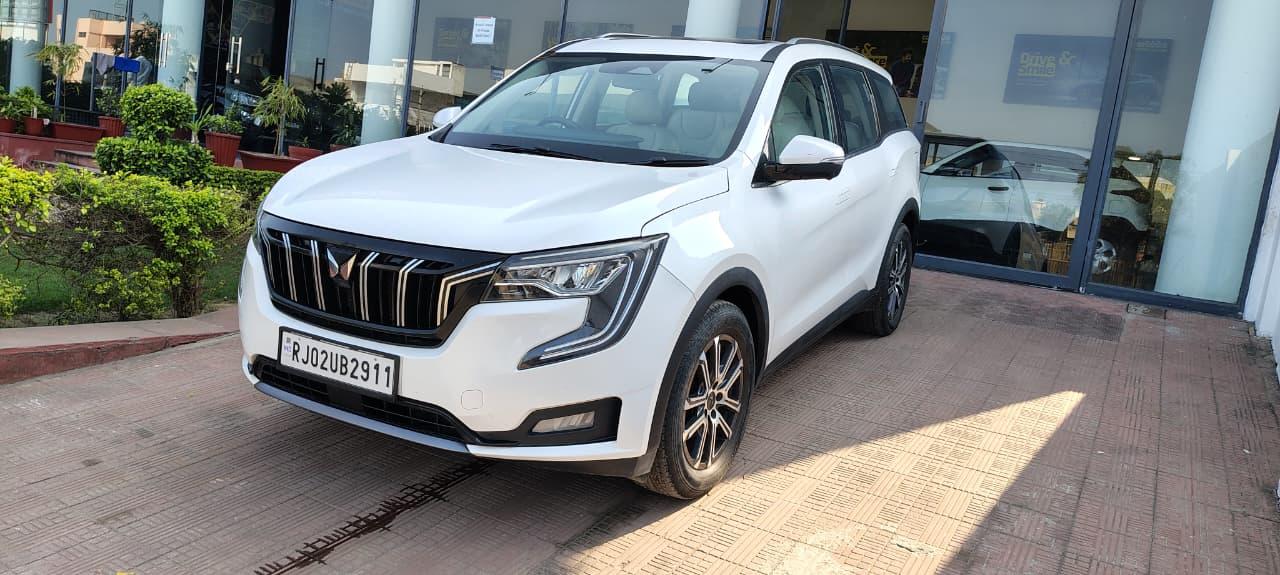 2023 Mahindra XUV700 AX7 MT Luxury Diesel 7 STR 2023 Mahindra XUV700 AX7 MT Luxury Diesel 7 STR