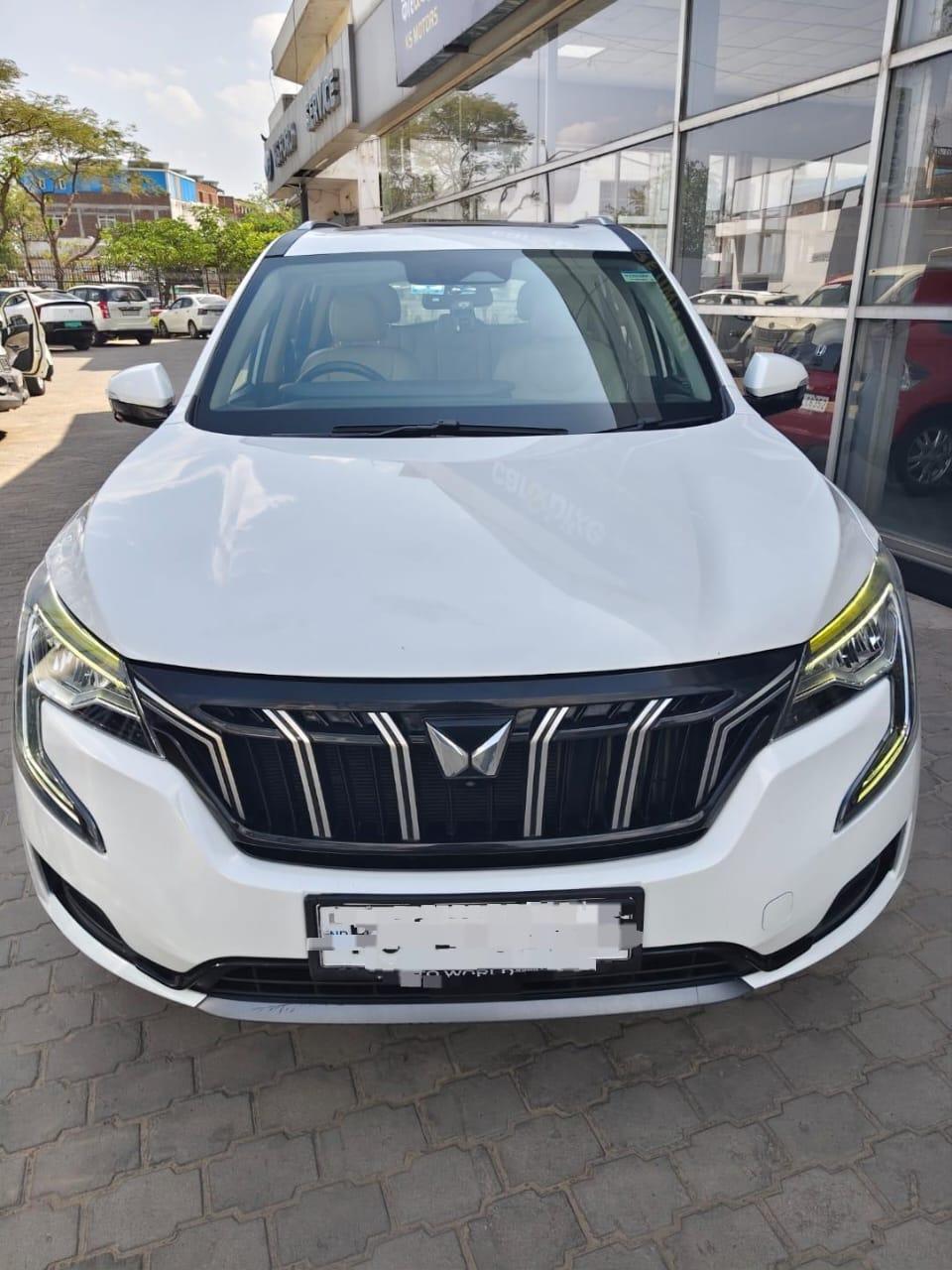 2023 Mahindra XUV700 AX7 MT Luxury Diesel 7 STR 2023 Mahindra XUV700 AX7 MT Luxury Diesel 7 STR