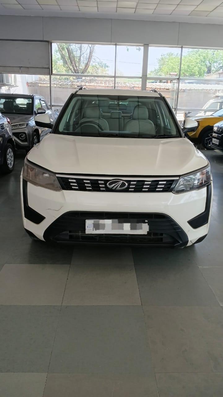 2019 Mahindra XUV300 W6 Petrol BS IV 2019 Mahindra XUV300 W6 Petrol BS IV