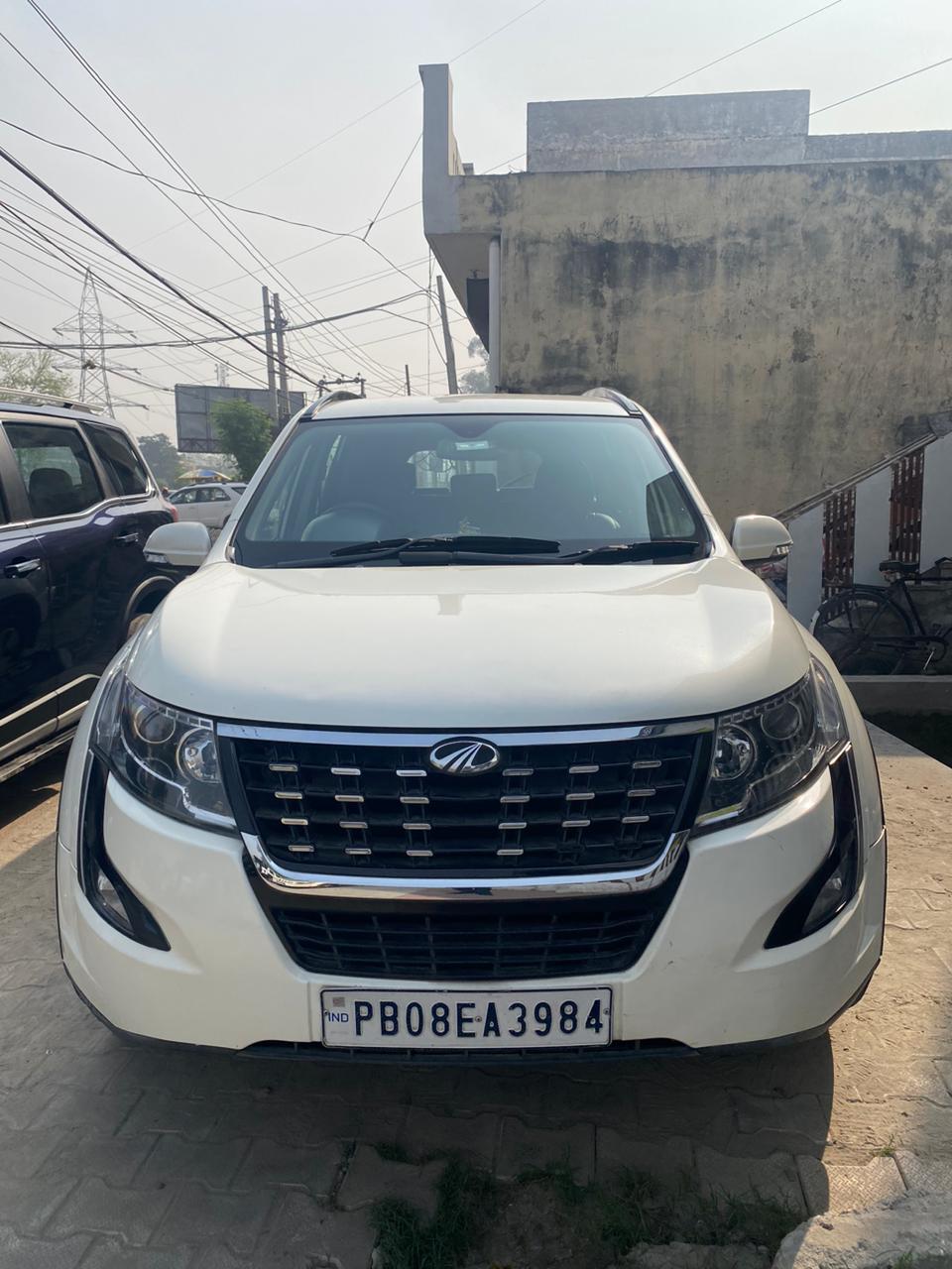 2018 Mahindra XUV500 W6 FWD 2018 Mahindra XUV500 W6 FWD