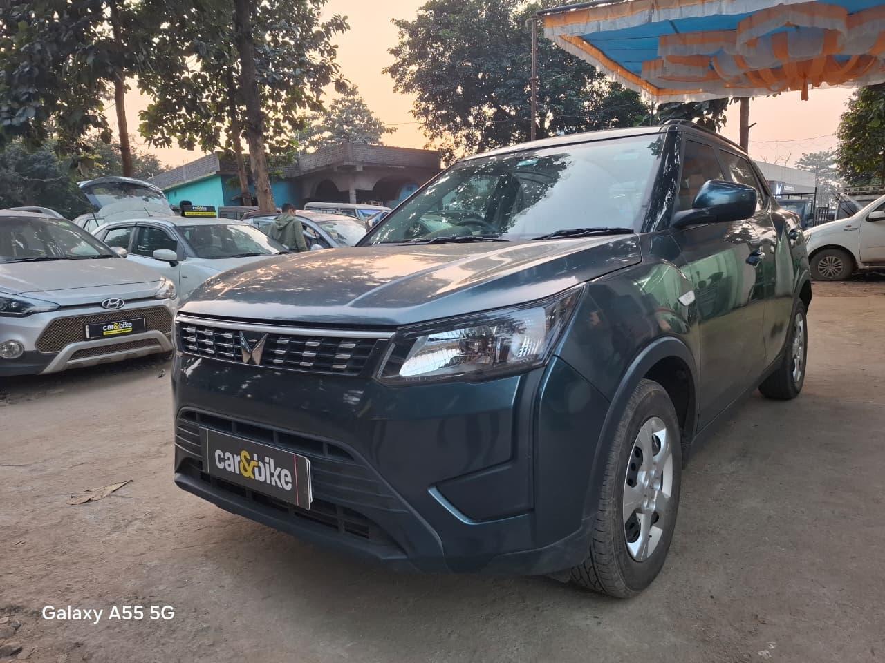 2023 Mahindra XUV300 W6 Petrol 2023 Mahindra XUV300 W6 Petrol