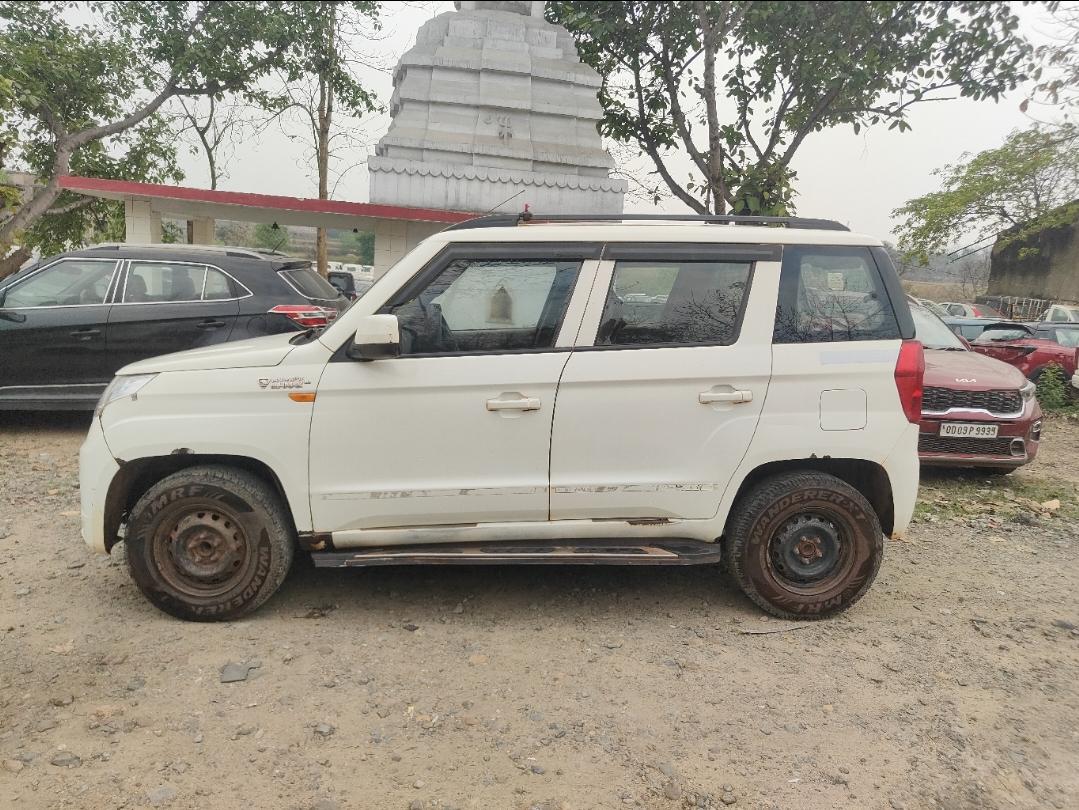 2018 Mahindra TUV300 T6 Plus 2018 Mahindra TUV300 T6 Plus