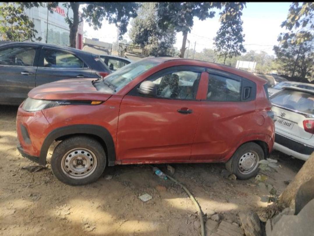 2018 Mahindra KUV100 K2 Plus 6 STR 2018 Mahindra KUV100 K2 Plus 6 STR