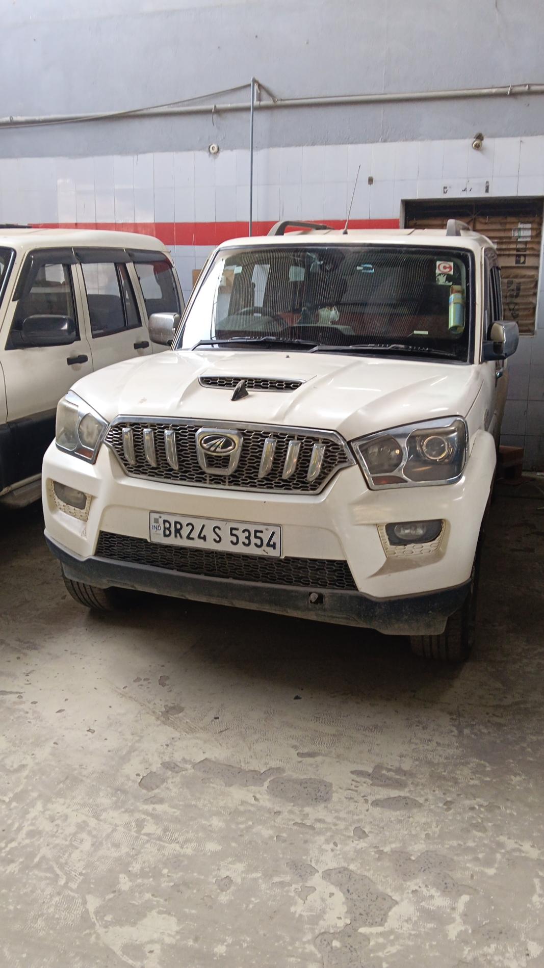 2015 Mahindra Scorpio S10 2WD 2015 Mahindra Scorpio S10 2WD