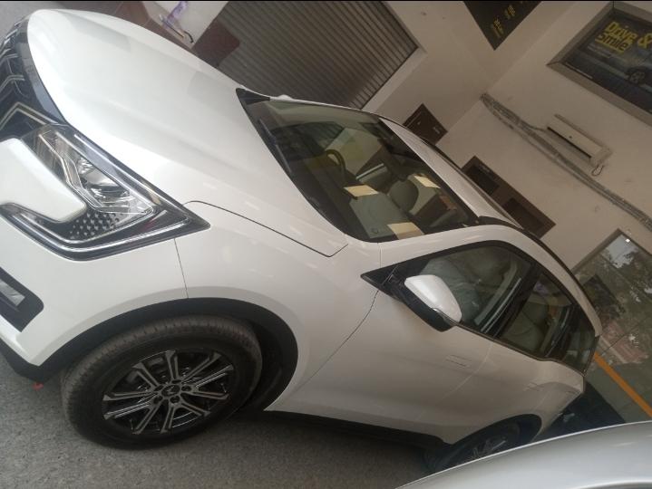 2022 Mahindra XUV700 AX7 MT Diesel 7 STR 2022 Mahindra XUV700 AX7 MT Diesel 7 STR