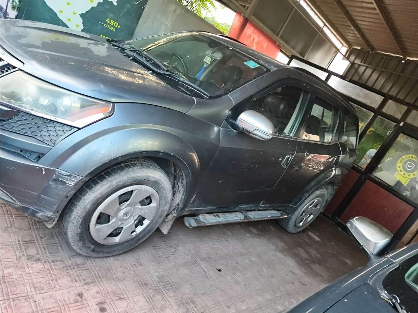 2014 Mahindra XUV500 W6 FWD 2014 Mahindra XUV500 W6 FWD