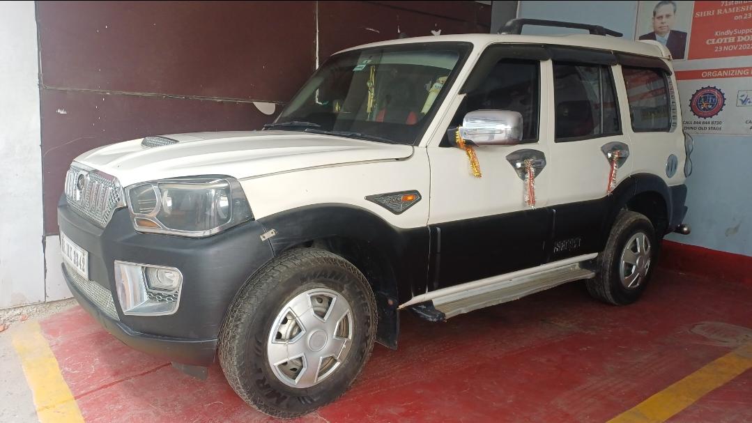 2016 Mahindra Scorpio S2 2WD 2016 Mahindra Scorpio S2 2WD