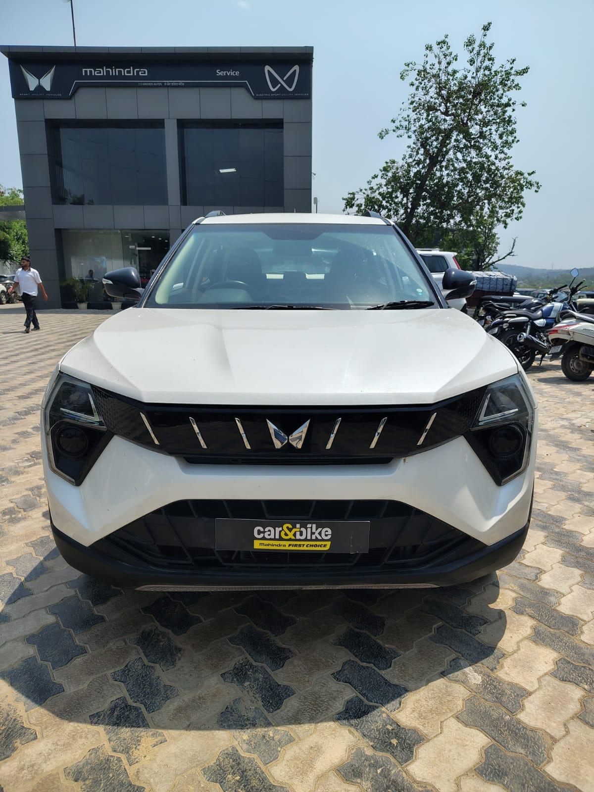 2024 Mahindra XUV 3XO AX5 1.2 L TCMPFi 2024 Mahindra XUV 3XO AX5 1.2 L TCMPFi