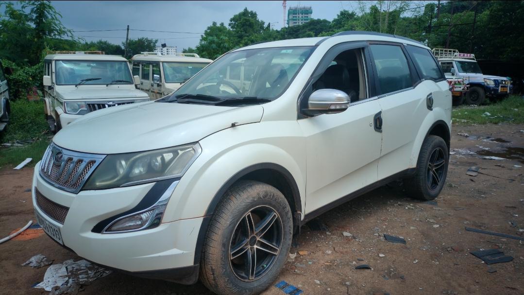 2015 Mahindra XUV500 W4 FWD 2015 Mahindra XUV500 W4 FWD