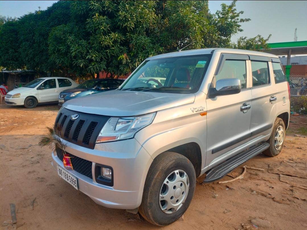 2015 Mahindra TUV300 T4 Plus 2015 Mahindra TUV300 T4 Plus