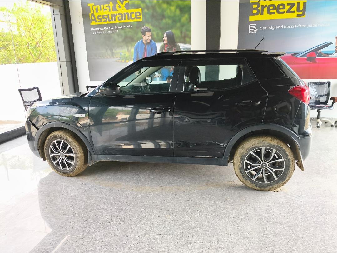 2022 Mahindra XUV300 W6 Petrol 2022 Mahindra XUV300 W6 Petrol
