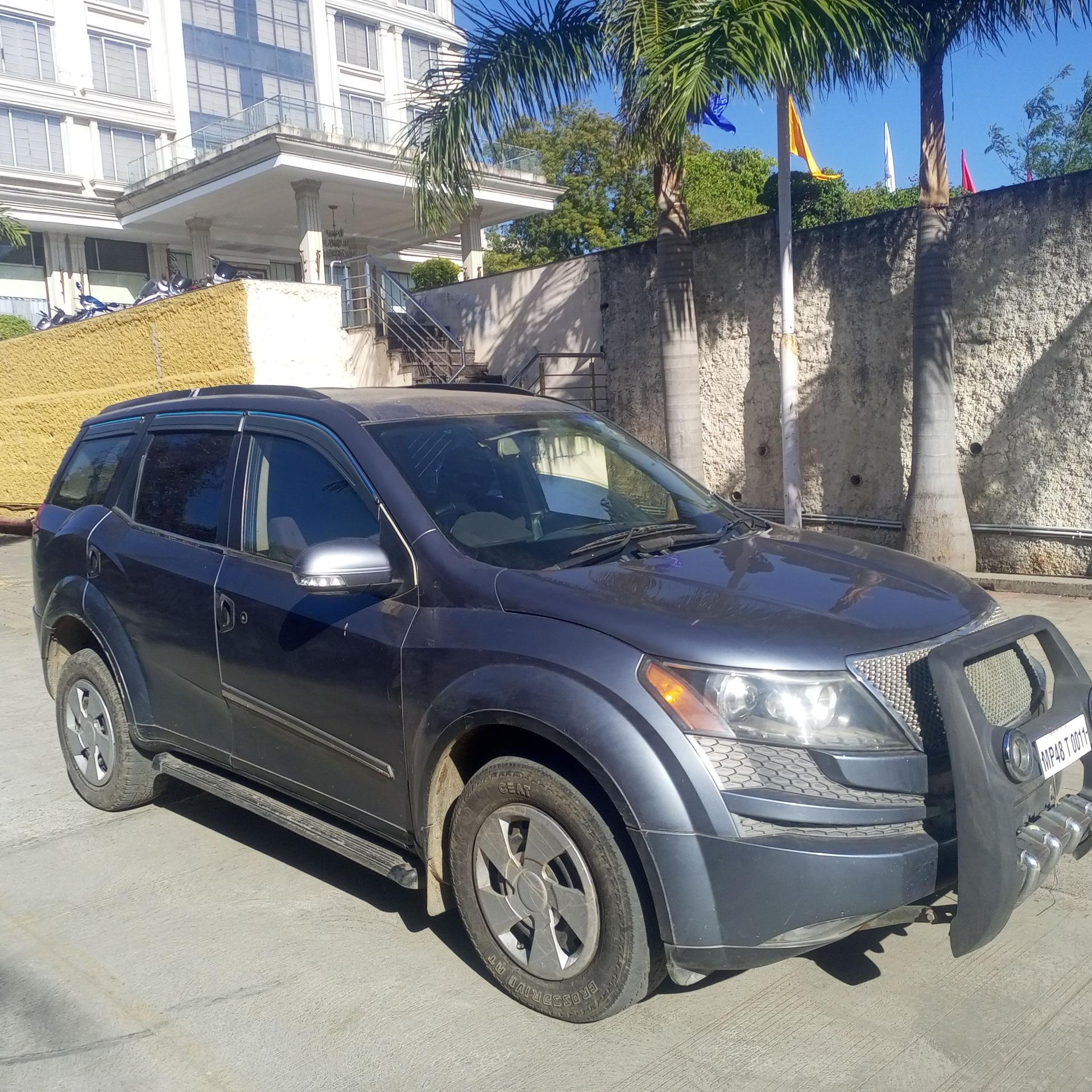 2014 Mahindra XUV500 W6 FWD 2014 Mahindra XUV500 W6 FWD