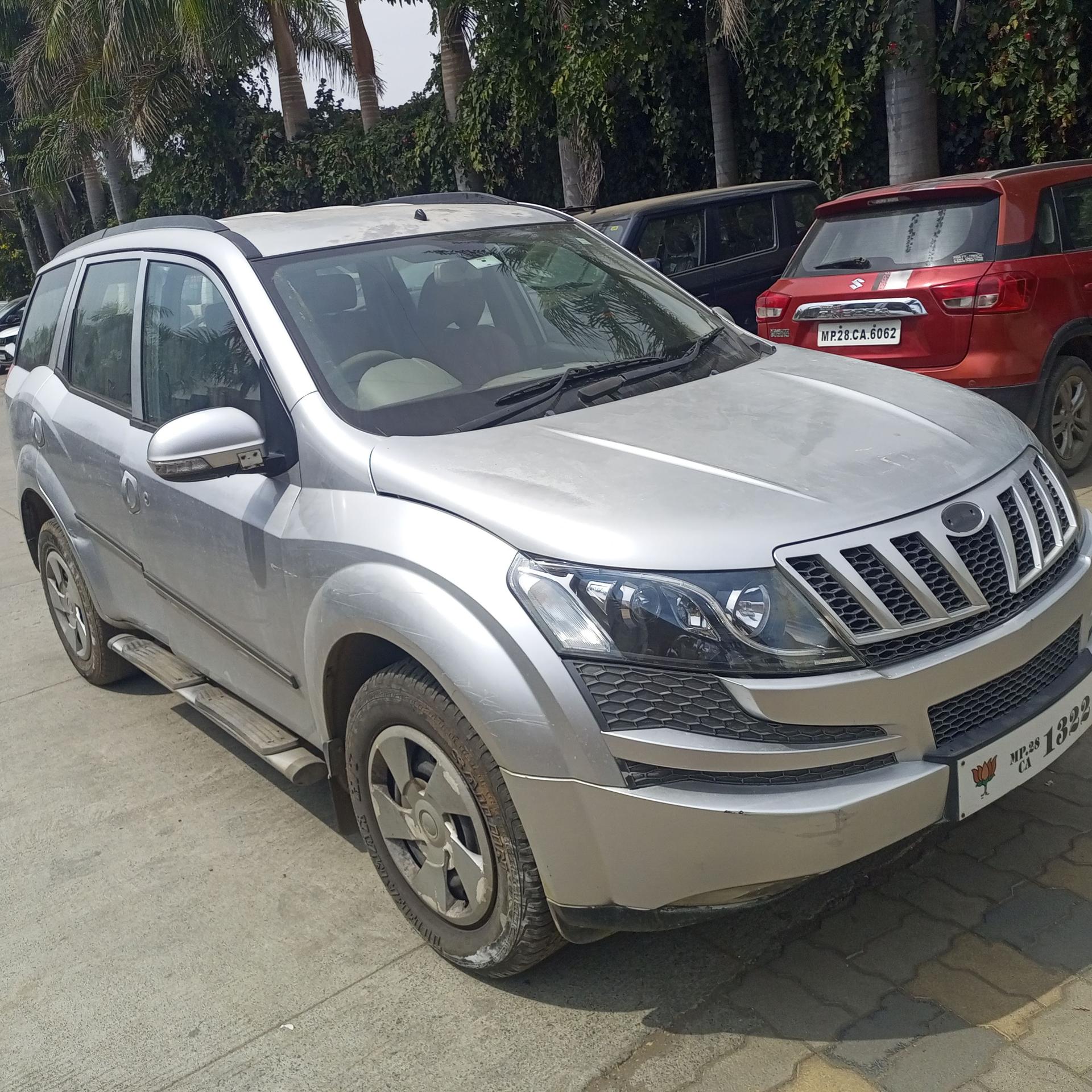 2014 Mahindra XUV500 W4 FWD 2014 Mahindra XUV500 W4 FWD