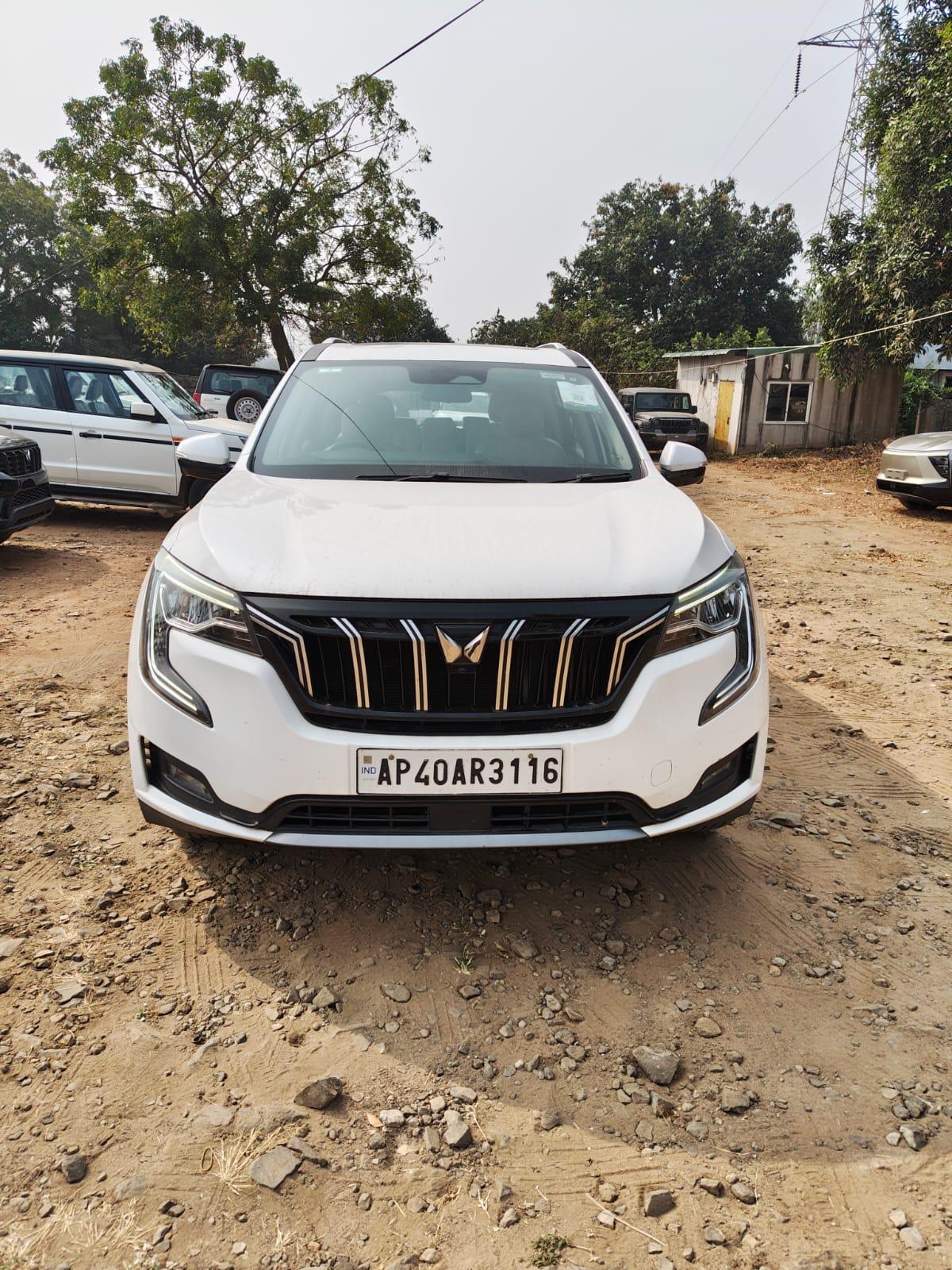 2023 Mahindra XUV700 AX7 MT Luxury Diesel 7 STR 2023 Mahindra XUV700 AX7 MT Luxury Diesel 7 STR