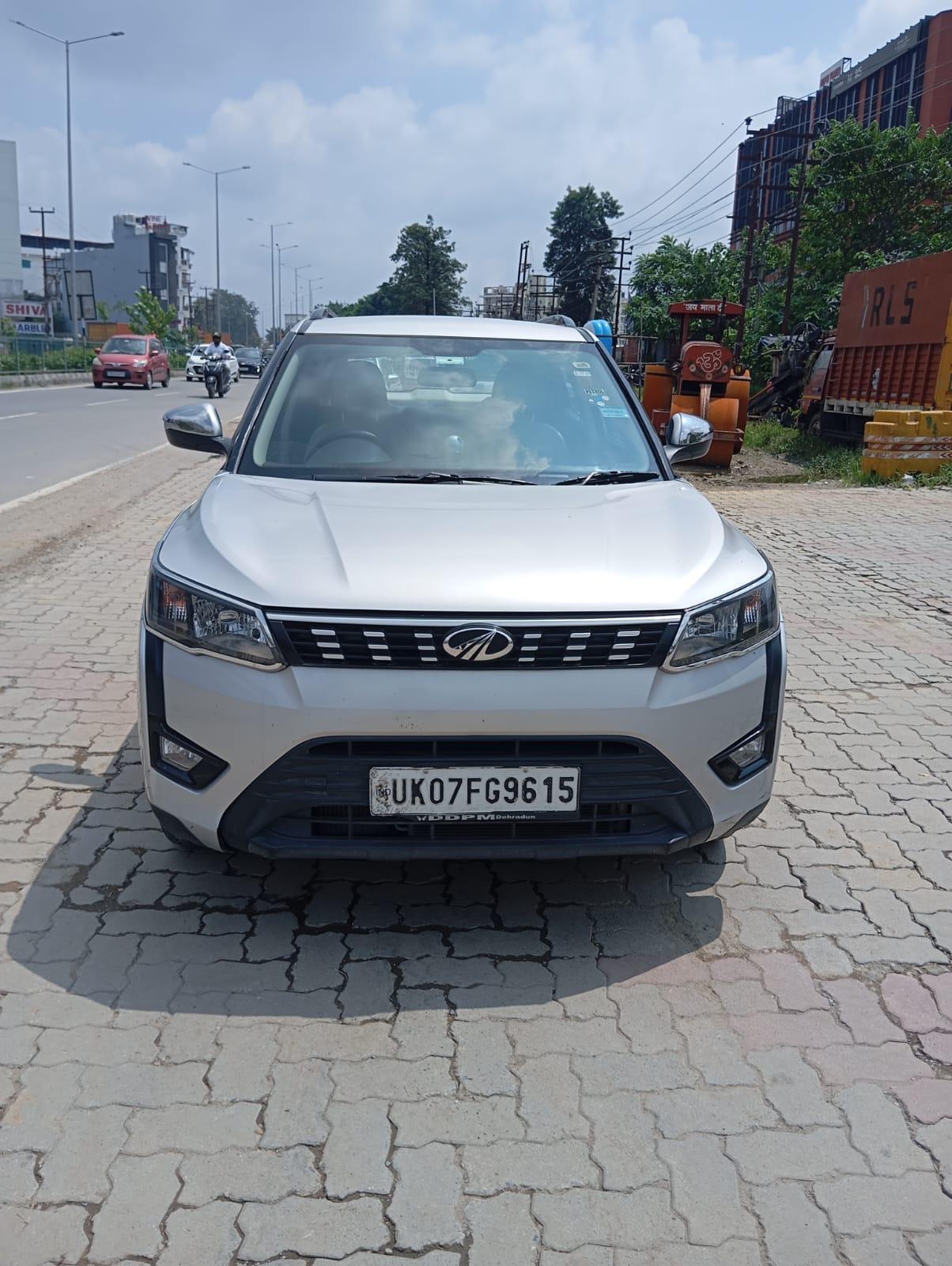 2022 Mahindra XUV300 W6 Petrol 2022 Mahindra XUV300 W6 Petrol