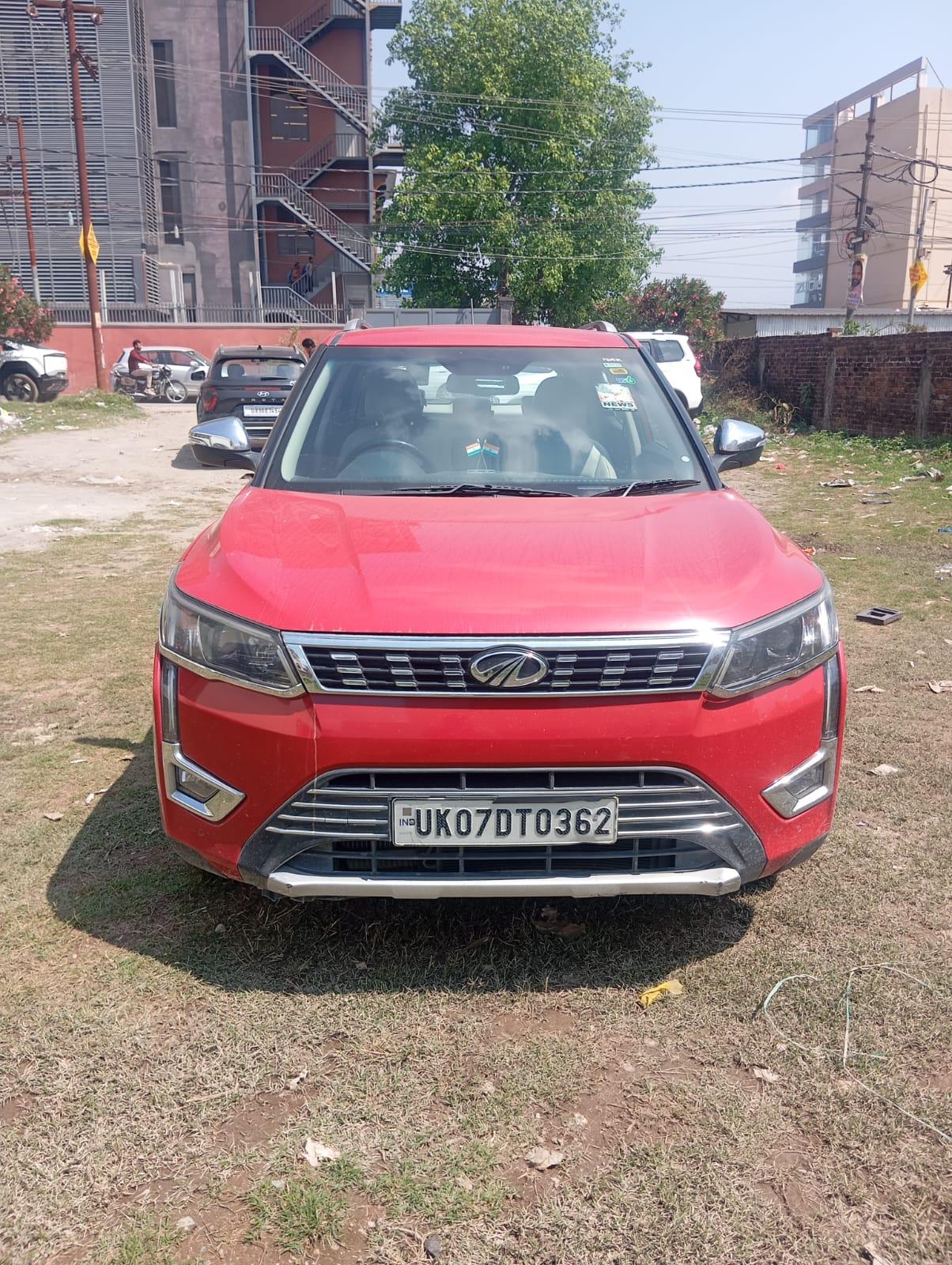 2020 Mahindra XUV300 W8 (O) Dual Tone Petrol BS IV 2020 Mahindra XUV300 W8 (O) Dual Tone Petrol BS IV