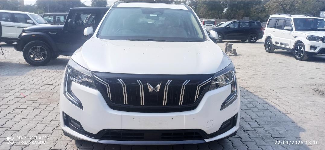 2023 Mahindra XUV700 AX7 MT Petrol 7 STR 2023 Mahindra XUV700 AX7 MT Petrol 7 STR