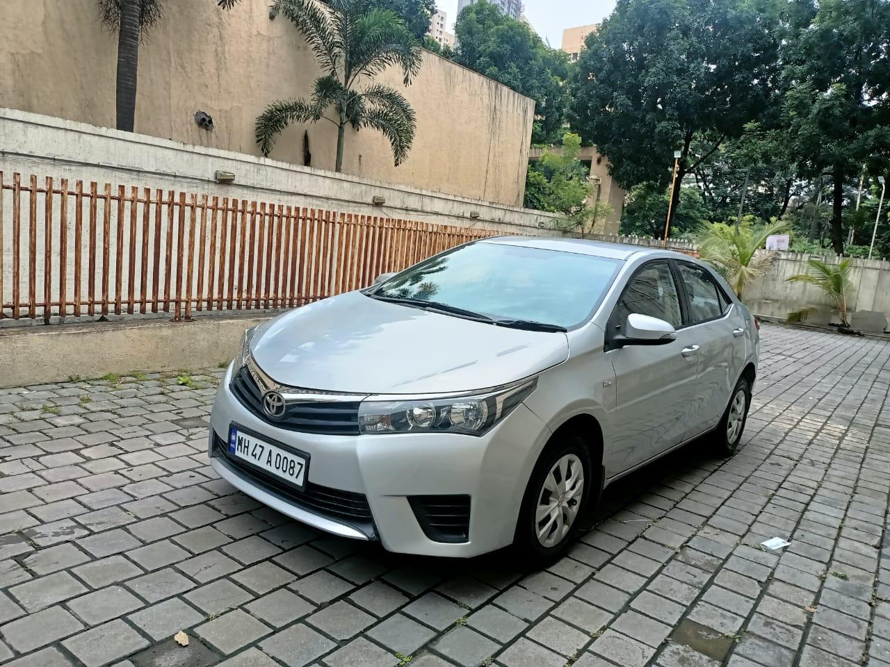 2015 Toyota Corolla Altis 1.8 J 2015 Toyota Corolla Altis 1.8 J