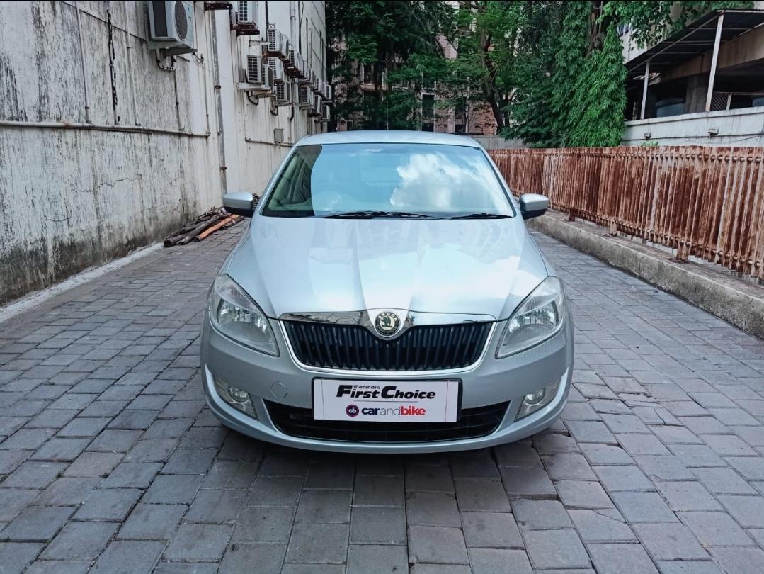 2012 Skoda Rapid 1.6 Elegance Petrol MT 2012 Skoda Rapid 1.6 Elegance Petrol MT