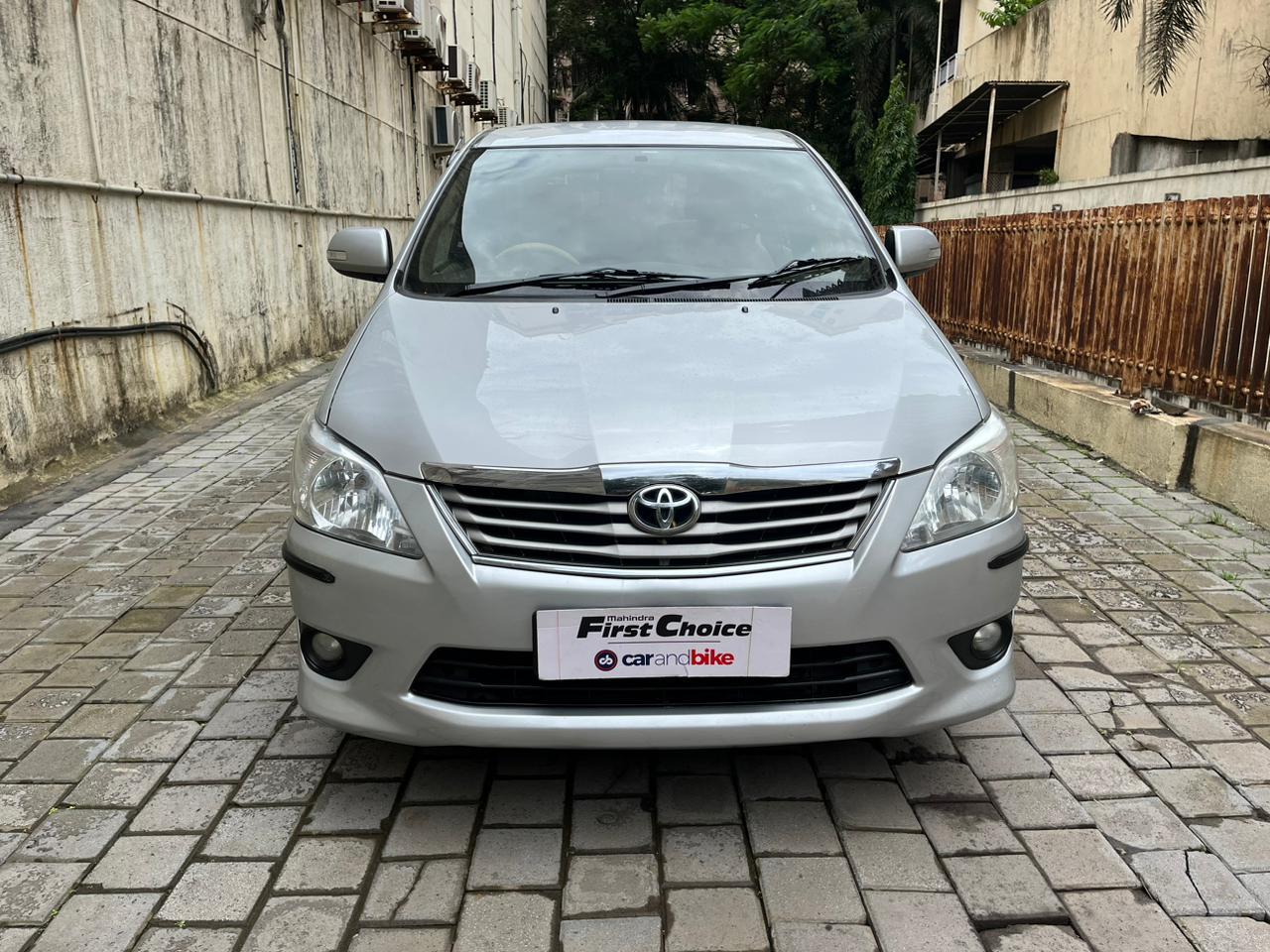 2012 Toyota Innova 2.5 V 2012 Toyota Innova 2.5 V