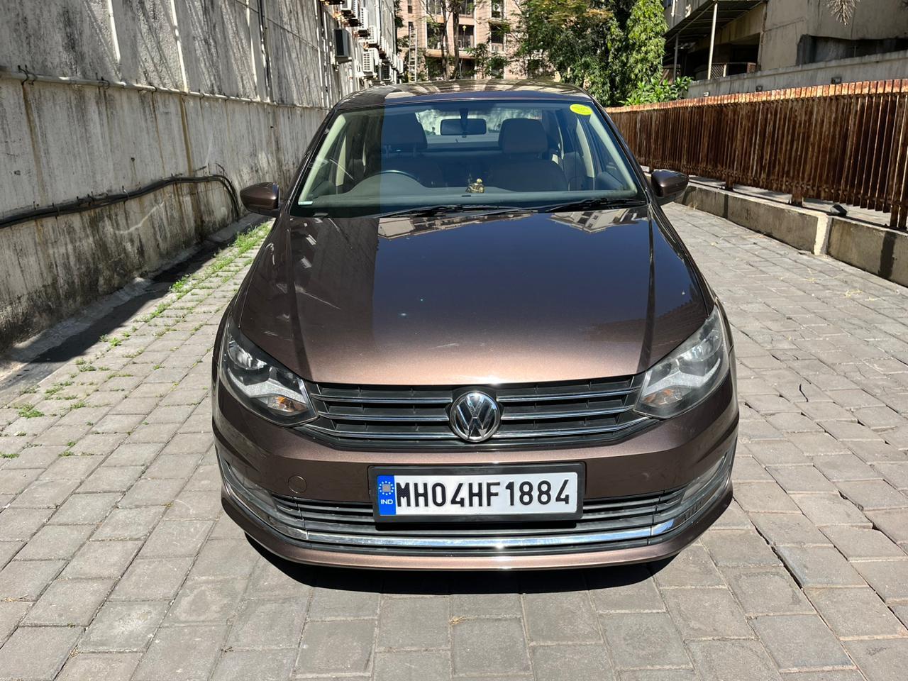 2016 Volkswagen Vento 1.2 L TSI Highline Petrol AT BS IV 2016 Volkswagen Vento 1.2 L TSI Highline Petrol AT BS IV
